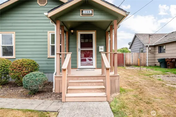 1128 9th AVE, Longview, WA 98632