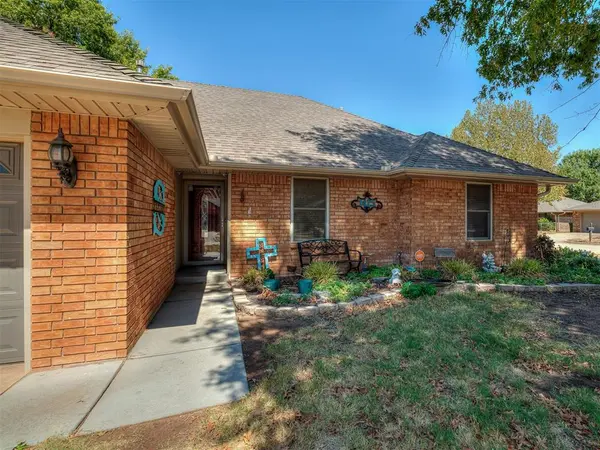 1425 Chimney Hill RD, Yukon, OK 73099