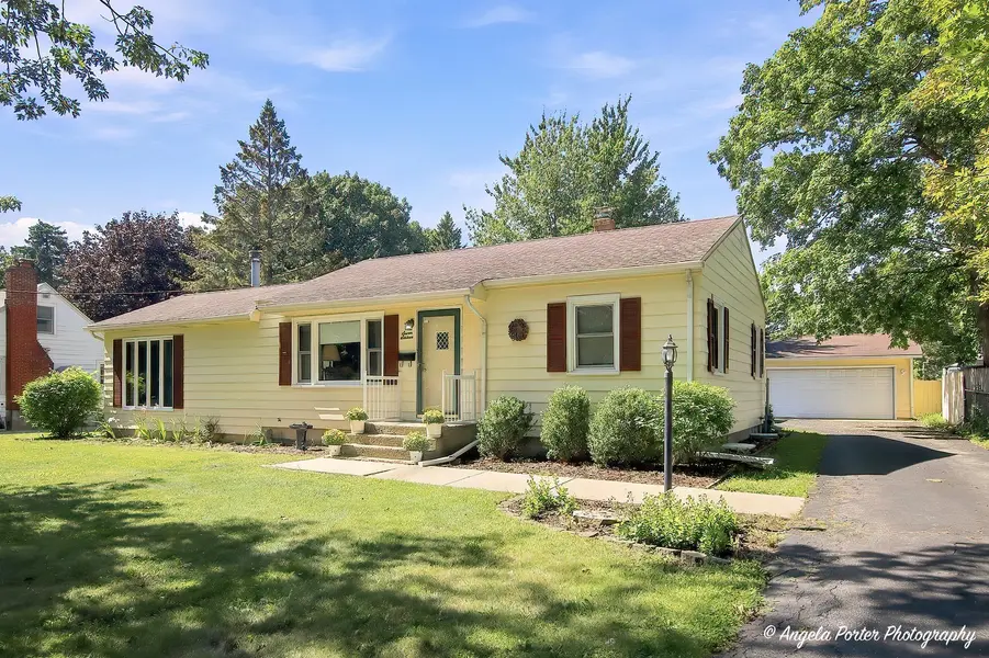716 Kirkwood AVE, Winthrop Harbor, IL 60096