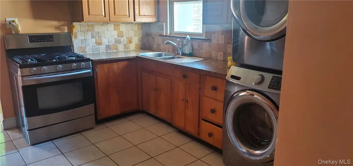 31 Thurman ST #1st Fl, Yonkers, NY 10701