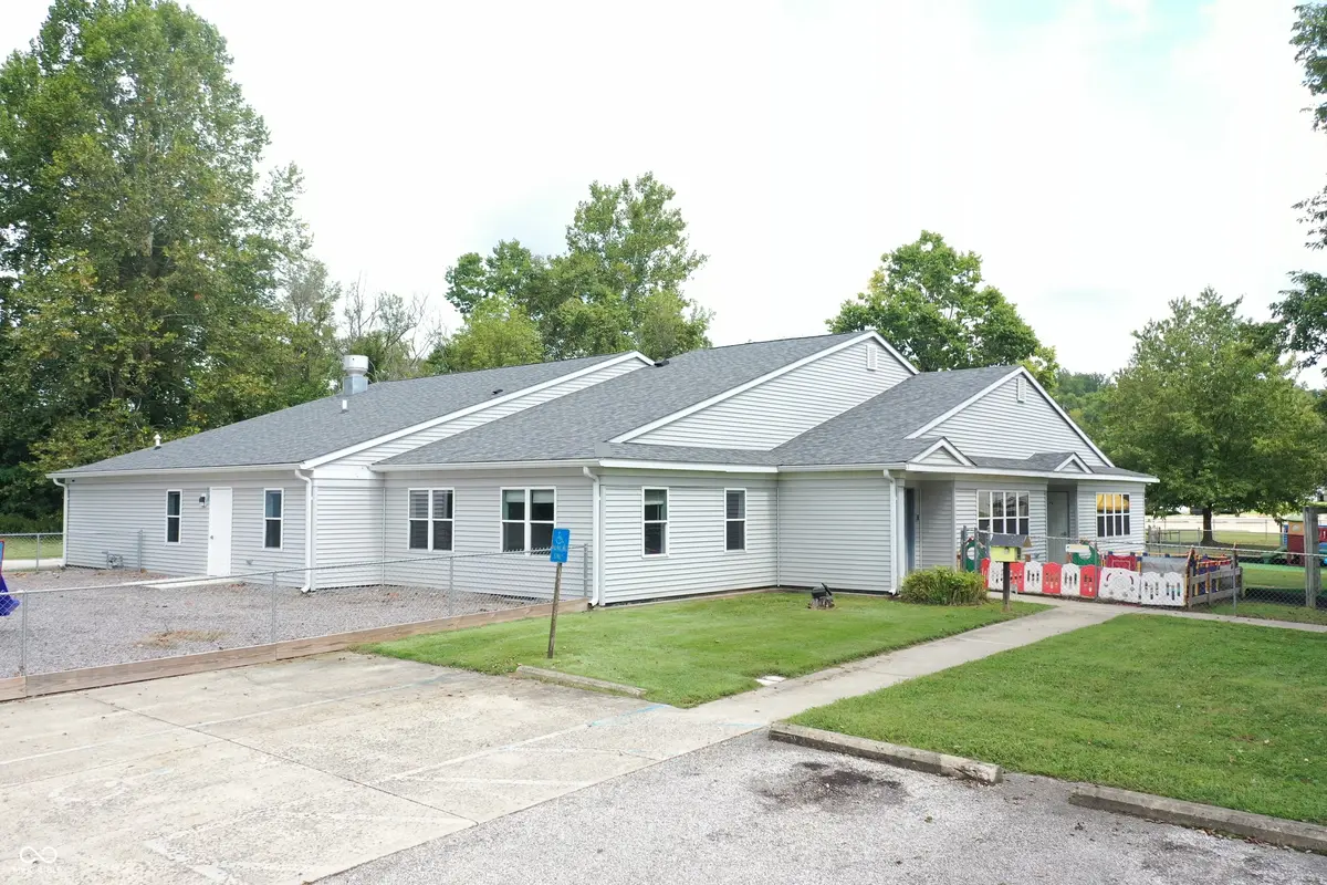 911 W Hillside AVE, Spencer, IN 47460