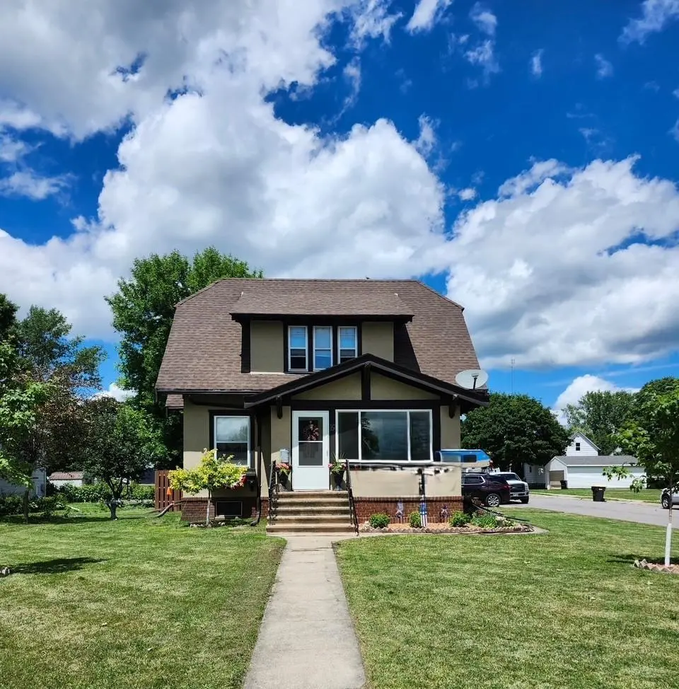 19 1st AVE NE, Fairfax, MN 55332