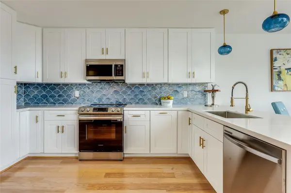 125 Comanche PT, Point Venture, TX 78645