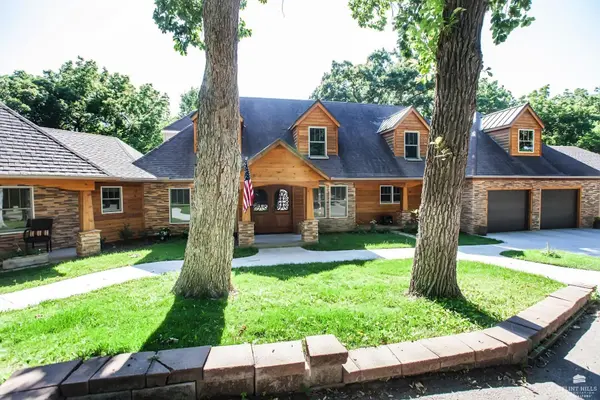 151 Bethany DR, Manhattan, KS 66503