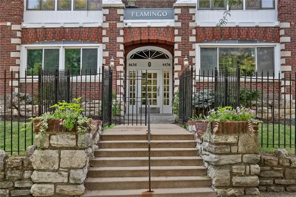 4434 J C Nichols Pkwy #2N, Kansas City, MO 64111