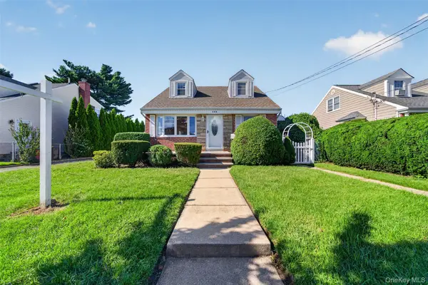 188 Arlington ST, Mineola, NY 11501