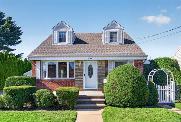 188 Arlington ST, Mineola, NY 11501