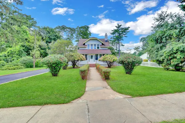 30 Brentwood Pkwy, Brentwood, NY 11717