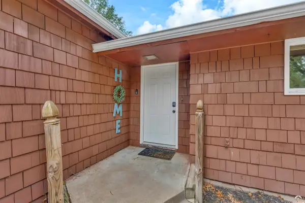 1339 SW Ward Pkwy, Topeka, KS 66604