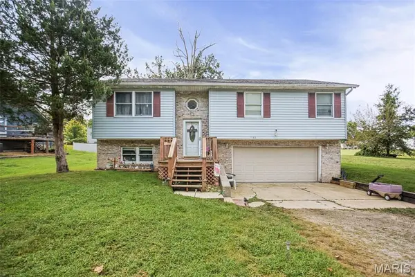 1148 Nassau DR, Edwardsville, IL 62025