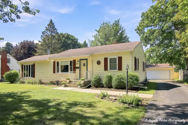 716 Kirkwood AVE, Winthrop Harbor, IL 60096