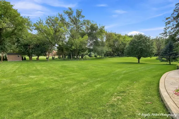 1823 Charnbrook DR, Johnsburg, IL 60051