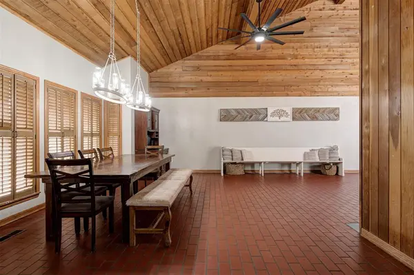 1839 E Pleasantview LN, Mustang, OK 73064