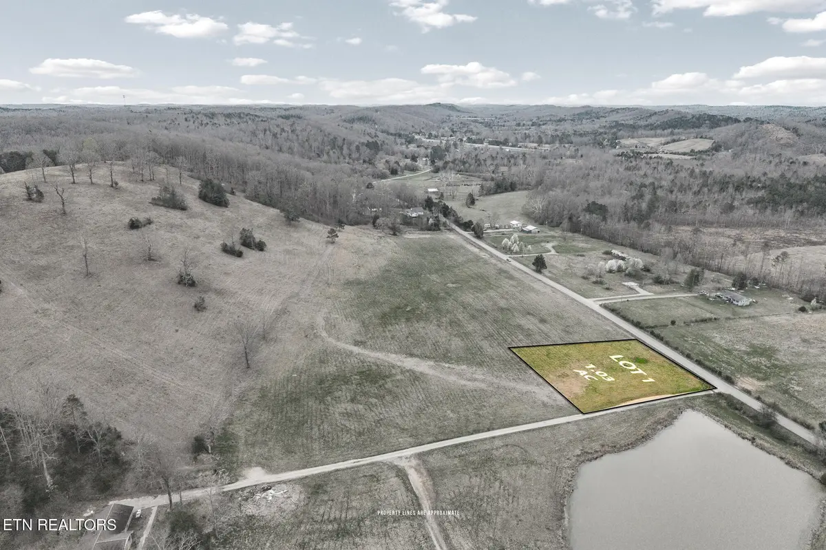 1 N Nopone Valley Rd, Decatur, TN 37322