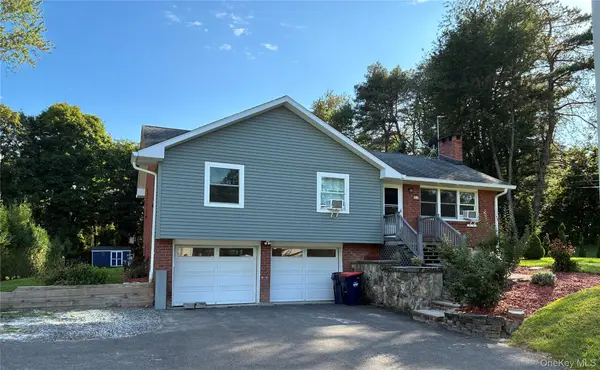 18 Aspinwall RD, Red Hook, NY 12571