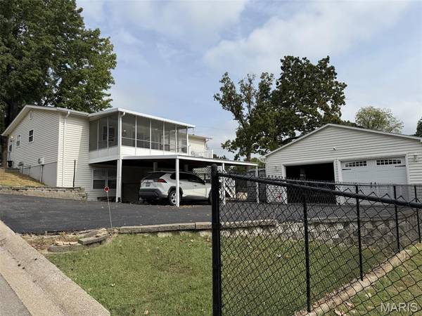 712 Lee AVE, Festus, MO 63028