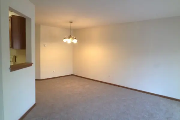 4120 Williamsburg CT #302, Glenview, IL 60025