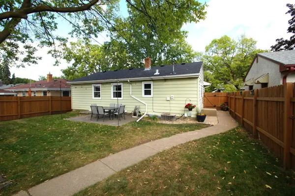 1101 Dale ST N, Saint Paul, MN 55117