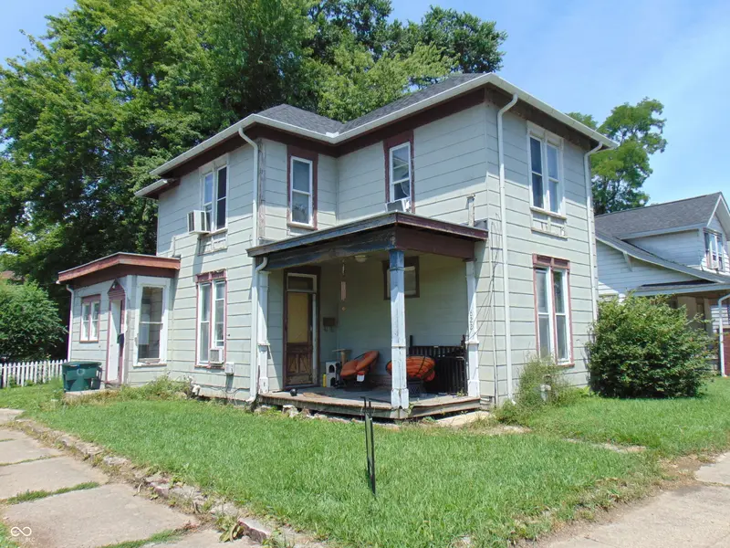 220 S Gharkey ST, Muncie, IN 47305