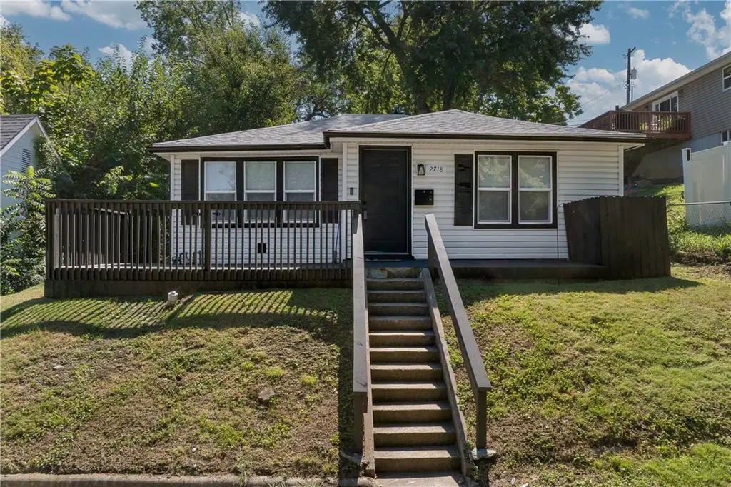2718 Mary ST, St Joseph, MO 64507