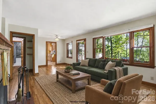 121 Wells ST, Hendersonville, NC 28739
