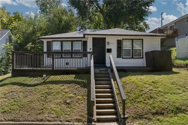 2718 Mary ST, St Joseph, MO 64507