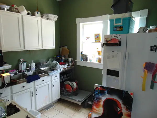 220 S Gharkey ST, Muncie, IN 47305