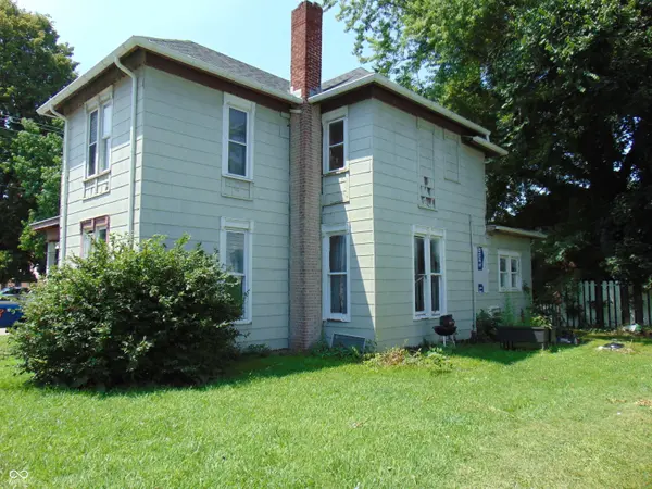220 S Gharkey ST, Muncie, IN 47305