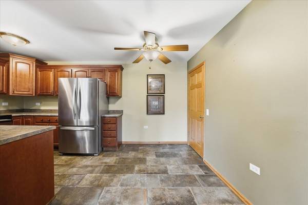 1350 Rock Run DR #27, Crest Hill, IL 60403