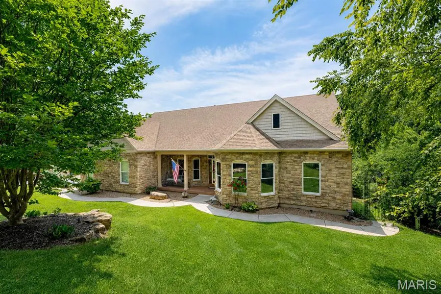 4484 Kingfisher CT, Augusta, MO 63332