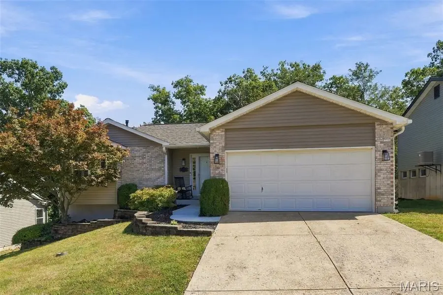 1712 12 Oaks PL, Pevely, MO 63070