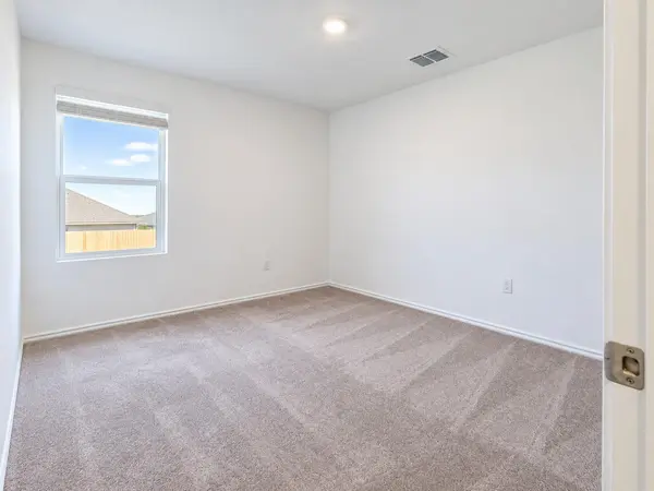472 Marty Allen LOOP, Jarrell, TX 76537