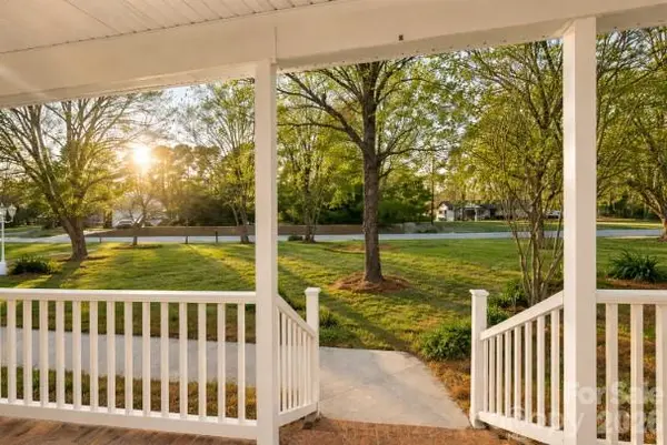 8225 Kensington LN, Harrisburg, NC 28075