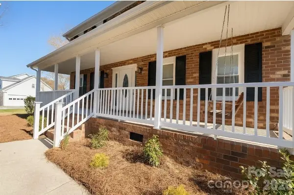 8225 Kensington LN, Harrisburg, NC 28075
