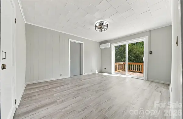 3860 Pickle Williams LN, Granite Falls, NC 28630