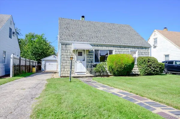 1258 Waverly ST, Hewlett, NY 11557