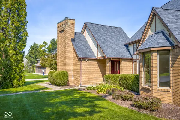 1058 Junco DR, Columbus, IN 47203