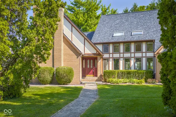 1058 Junco DR, Columbus, IN 47203