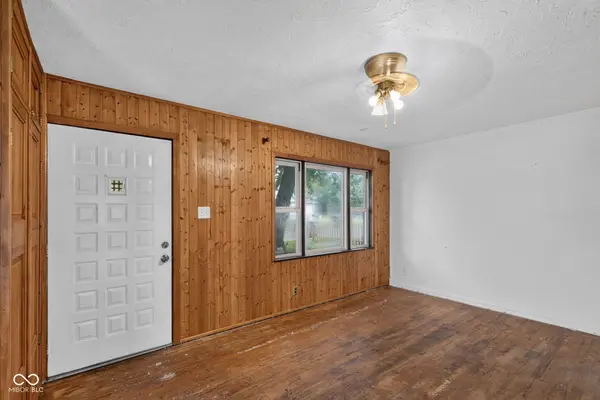 321 E 39th ST, Anderson, IN 46013