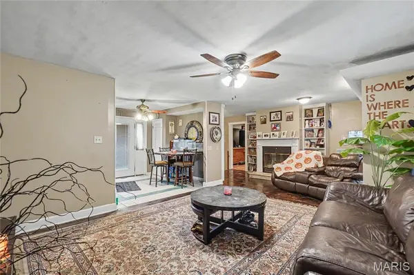 101 Sunset Drive, Hazelwood, MO 63042