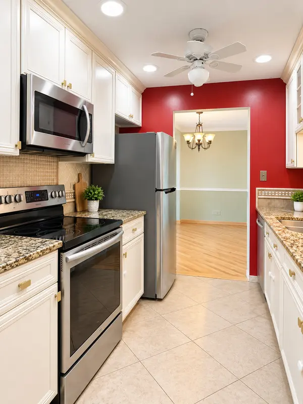 201 THAMES Pkwy #3H, Park Ridge, IL 60068