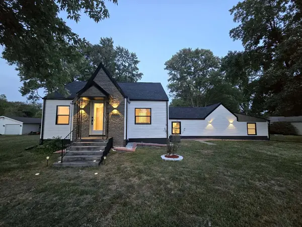 14322 MEMORY LN, Mt Vernon, IL 62864