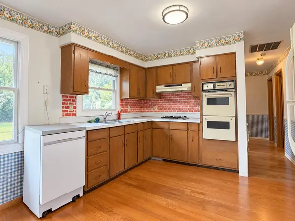 601 W Alice ST, Kouts, IN 46347