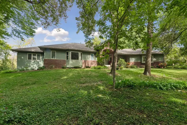 6600 Woodedge RD, Minnetrista, MN 55364