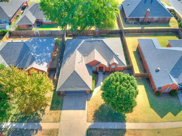 18404 Chestnut Oak DR, Edmond, OK 73012