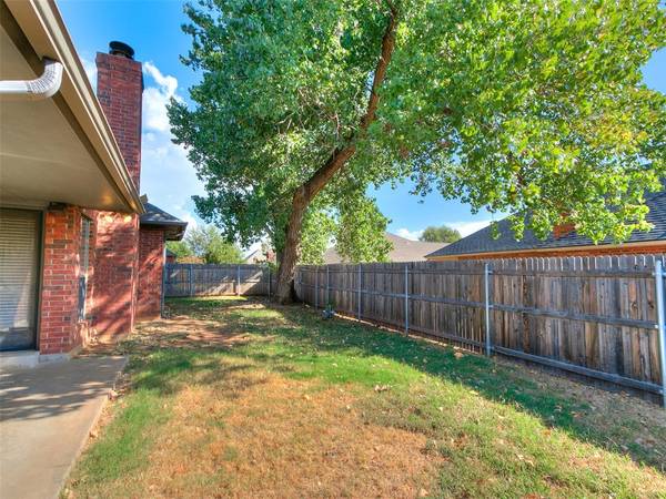18404 Chestnut Oak DR, Edmond, OK 73012