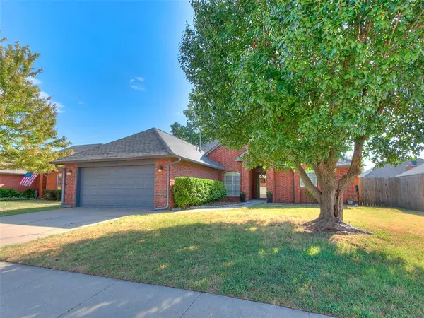 18404 Chestnut Oak DR, Edmond, OK 73012