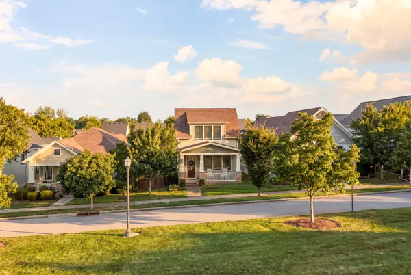 1048 Rochelle Ave, Thompsons Station, TN 37179