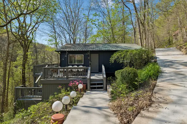1407 Lakeside Dr, Smithville, TN 37166