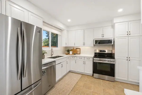 58 Tupper CRES #UPPER LEVEL, Kitchener, ON N2B 2X9